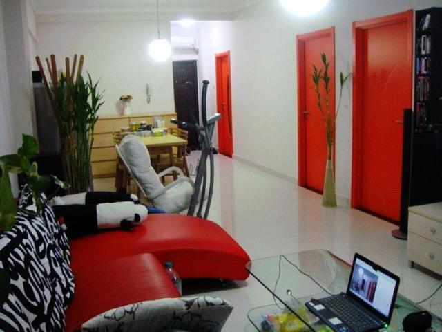 老公装修红黑搭配像个鬼屋，他还认为时尚独特，我都打算回娘家了