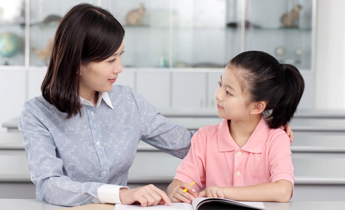 两口育儿|孩子不够自信，不要全都归罪于孩子的“玻璃心”，家长们也要反思