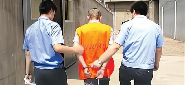 杀害小情敌用拉杆箱运尸!上海男子狂恋女孩遭拒杀害其男友被公诉