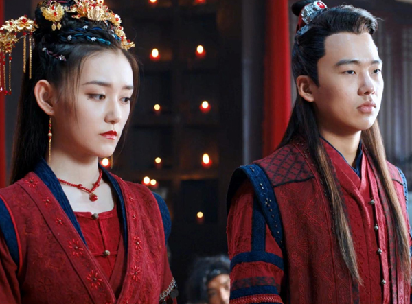 肖战|郭麒麟恋情实锤？蒋依依现身德云社封箱现场，还顺便见了家长