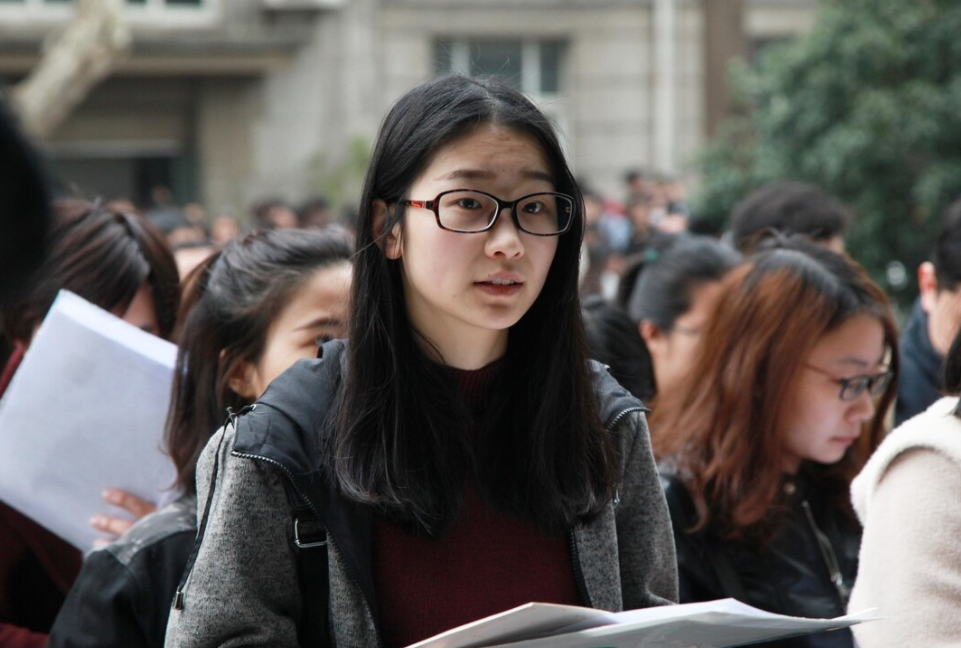 高考状元|河南一高考状元自愿流浪街头，过往经历曝光后，令人遗憾不已