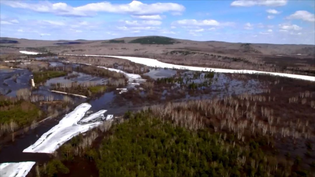 图强快报 “飞行侠”开启低空应急救援——直升机解救被困扑火队员