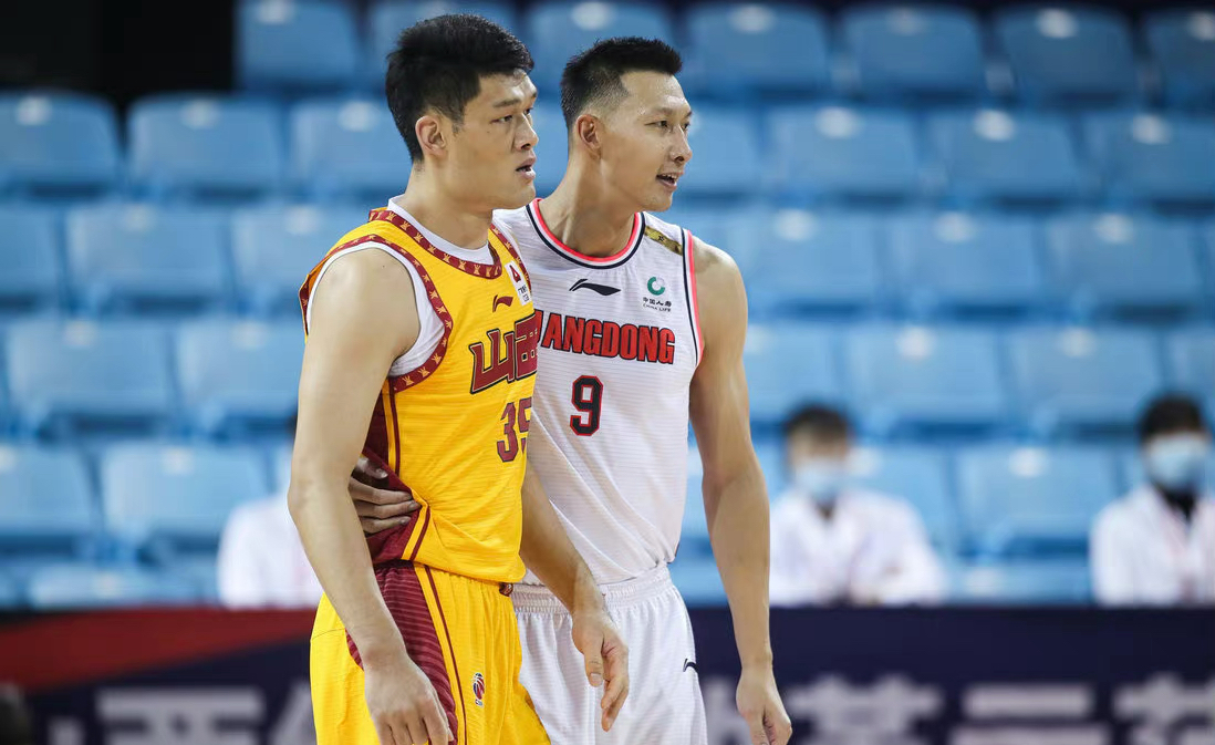 易建聯(lián)|末節(jié)大逆轉(zhuǎn)！廣東終結(jié)黑馬7連勝，易建聯(lián)23+20大爆發(fā)，創(chuàng)3大紀(jì)錄