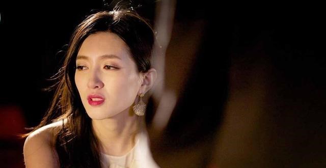 各抒己见 同是85花，有人死活捧不红，有人却命中自带流量，原因究竟在哪里