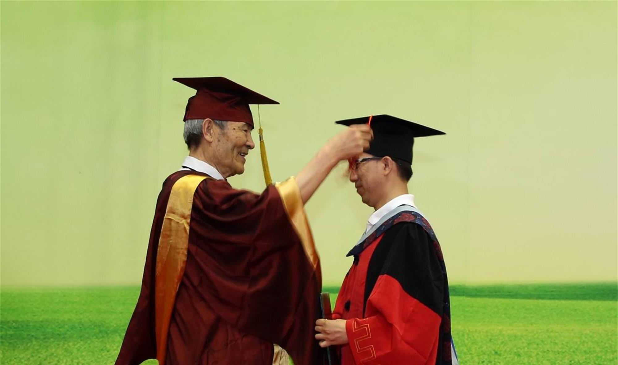 欧问凝|北大首份通知书“已签收”，女主才华与颜值辉映，学院或迎新校花