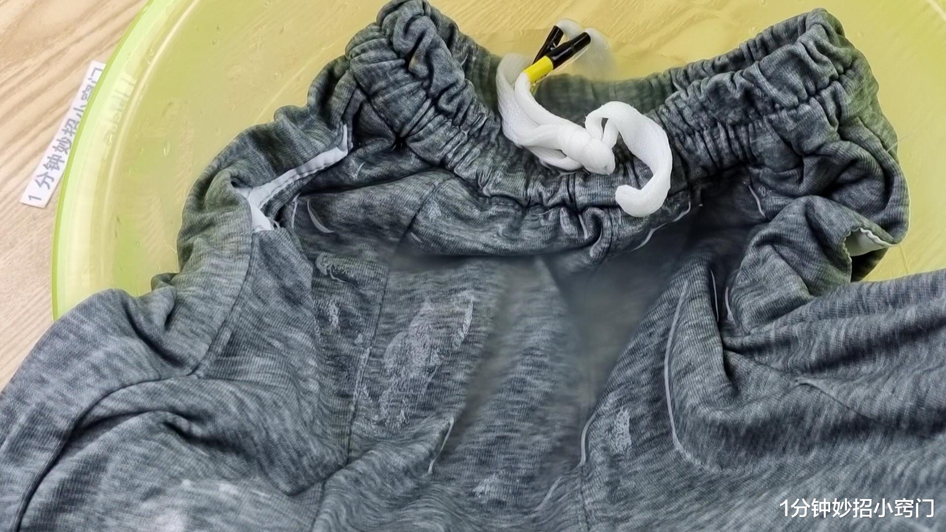 衣服溅上油污,教你不用马上洗,也不会留下油污痕迹,太厉害了