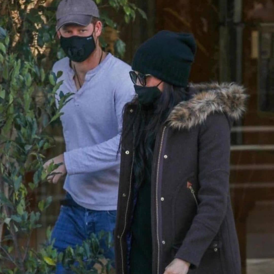 二胎|梅根素雅出街发福好多！哈里跟着像保镖，6个月的二胎女儿颜值高