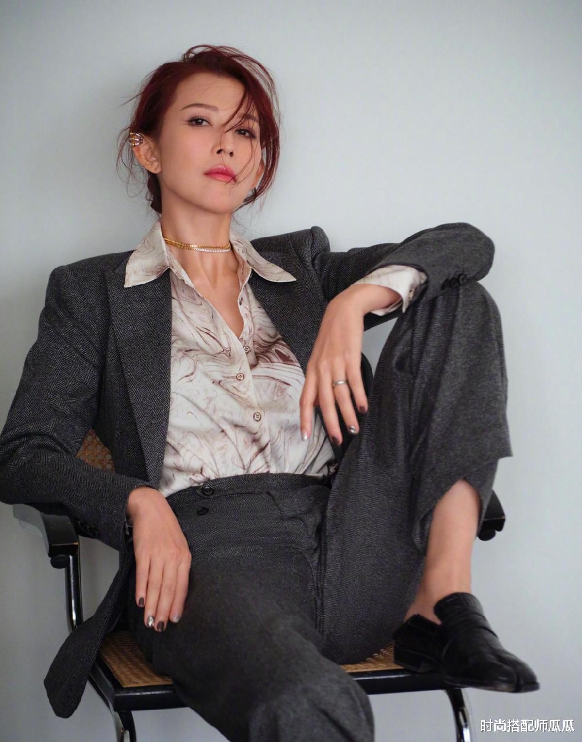 时尚搭配师瓜瓜 年纪越大越耐看的女人，通常都有这4个特征，中一个就很幸运！