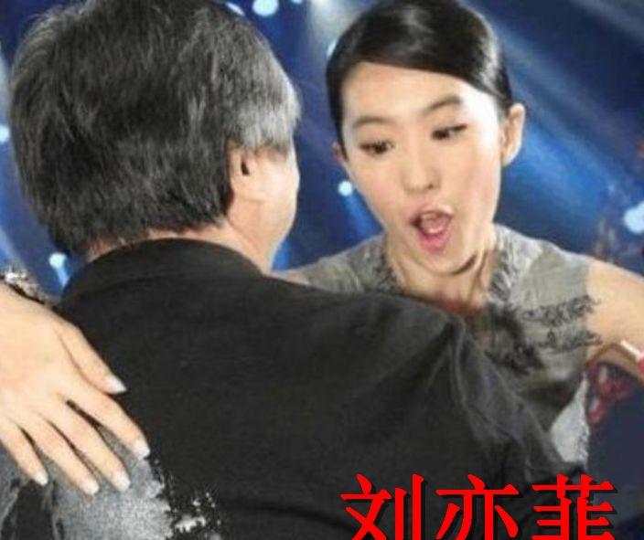 龚俊|记者抓拍到的明星囧照，赵丽颖郭敬明最想“删除”的照片：说好的颜值呢？