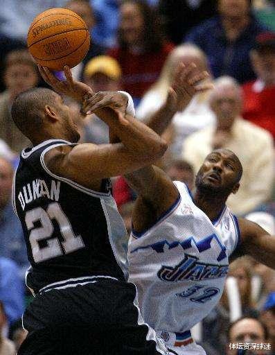 最强阵容|谁说NBA历史最强阵容是“魔皇神佛鲨”？历史这五位超巨组队能一战