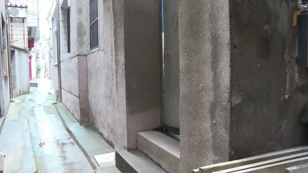 农村邻里关系恶化的“导火索”，邻居房子比自家高，如何解决