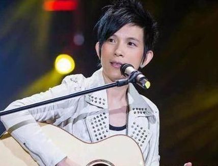 潘美辰|潘美辰直播唱歌没收费，网友们纷纷称赞她为歌手界的一股清流