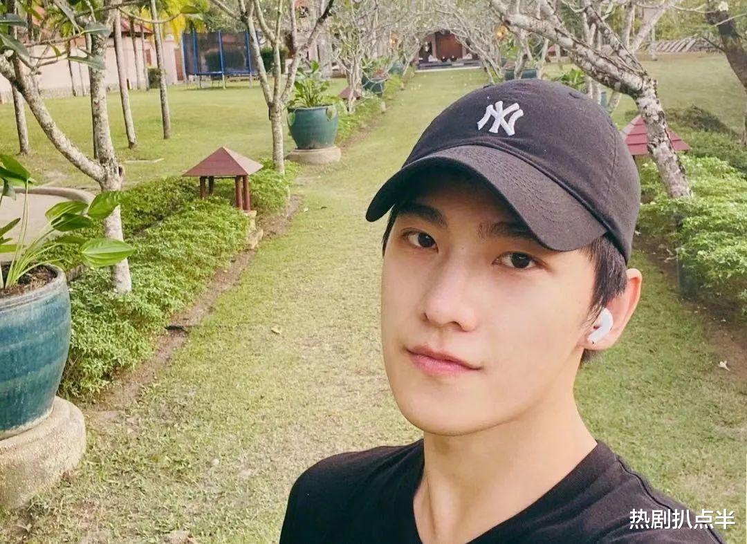 杨洋|杨洋要成“男版郑爽”？中年发腮颜值暴跌，没实力却学人怼粉