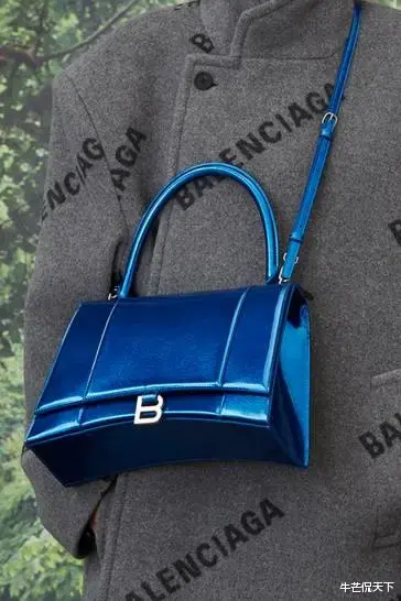 演唱会|蔡徐坤「演唱会造型」火了！3000万网友笑了：你终于赢了吴亦凡...