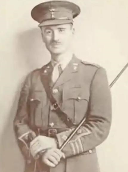 悦姐儿知识|100多年前，“食人狮”捕食铁路工人，最终它是怎么被击毙的