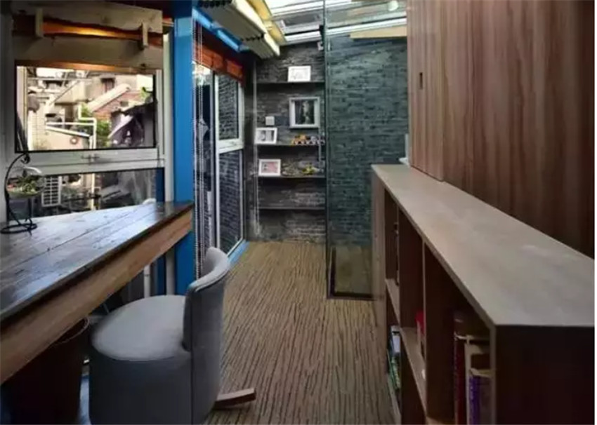 甲醛|12㎡破平房能改成复式住下一家四口？1㎡都没浪费这设计太厉害