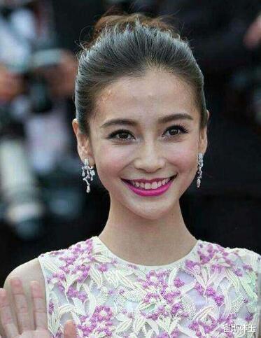 蔬菜 为什么明星打粉底时,化妆师都是用的粉底刷?因为美妆蛋早过时了