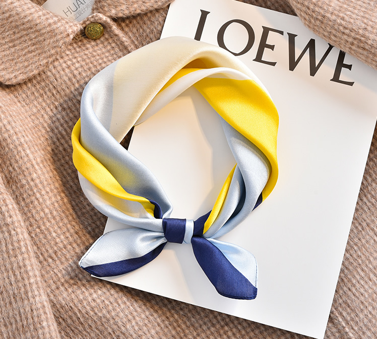 红珊瑚me|夏天出游用丝巾做头饰不错,浪漫甜美又有度假风情,Angelababy也很喜欢