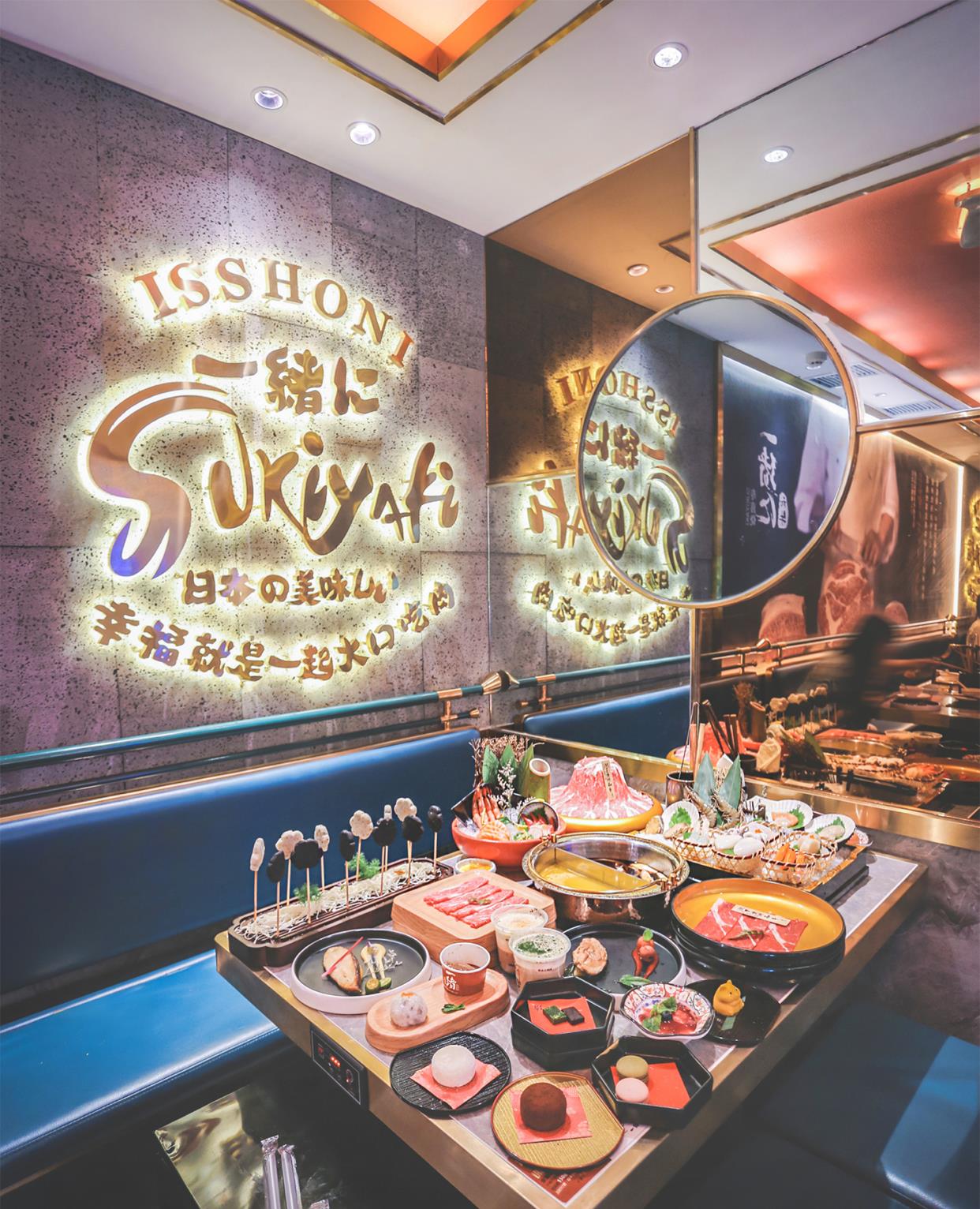 奶球妈咪聊|魔都排队王来南昌了，澳洲和牛畅吃，海鲜不限量，矿泉水都是依云