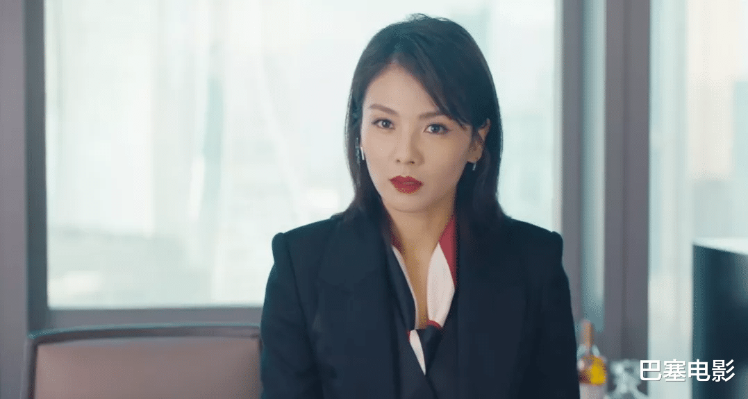 刘涛|“女精英”别硬演，有人走路带风好霸道，有人腻出一身的油
