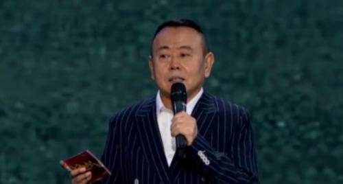 黄磊|潘长江因《过河》走红，开始嫌弃妻子，而妻子一句话让他不敢离婚