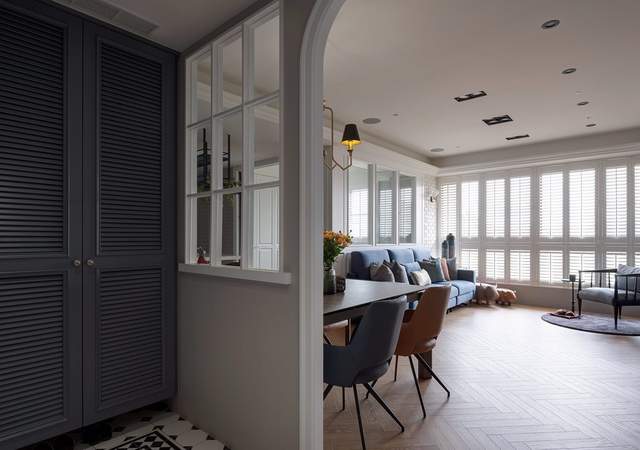 |115平二居，刚柔并济美式风情，十年老宅翻新的三口之家温馨小窝