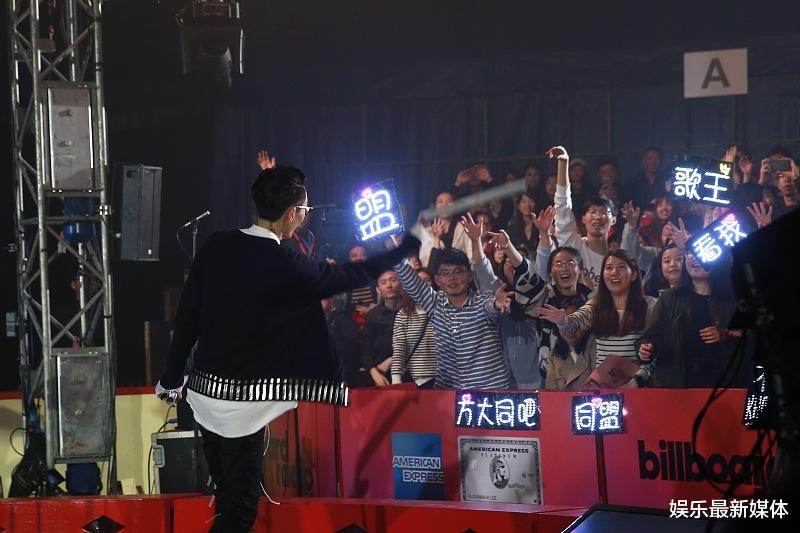 刘德华|刘德华，宛琼丹，汤镇业，等香港明星，在内地发展都很火