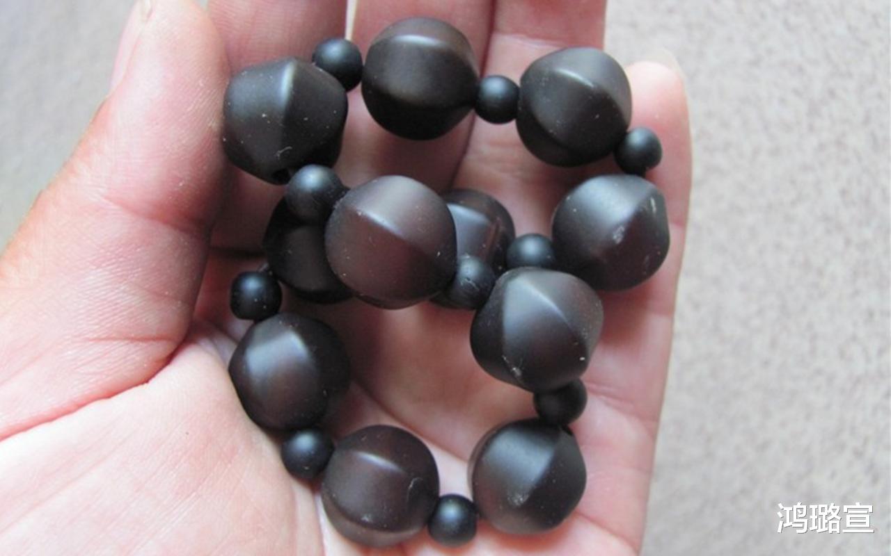 文玩|文玩也并非都很正常，这3款“非常规”文玩敢玩的都是真正的勇士