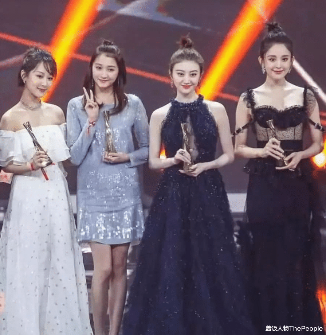 央视|央视镜头又成“卸妆水”？张若昀新剧黑了三个度，胡军皮肤像打蜡