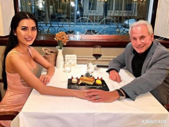 何超盈|26岁美女嫁给72岁富豪,好身材让人羡慕,坦言是因为这项运动