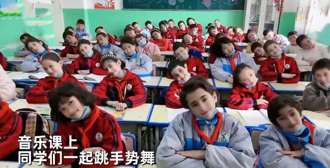 迪丽热巴|新疆支教老师拍下学生日常，均是高颜值，网友调侃：满屋迪丽热巴