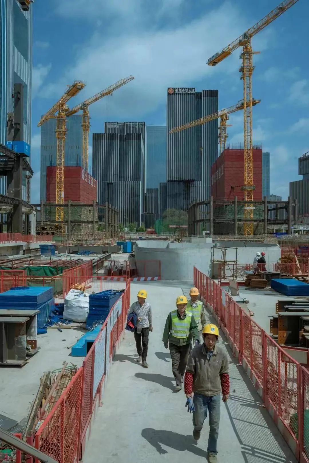 穿衣搭配|招不到工的人力中介:拿什么吸引你,年轻人?