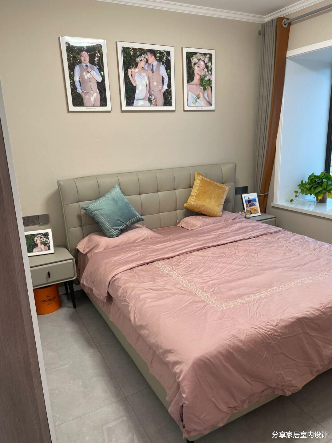 她家新房无吊顶,简单又舒适,第一次见把冰箱放在玄关,很实用!