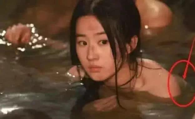 穿帮镜头|骗了咱们多少年的穿帮镜头，戴着面具接吻我忍了，易烊千玺我忍不了了！