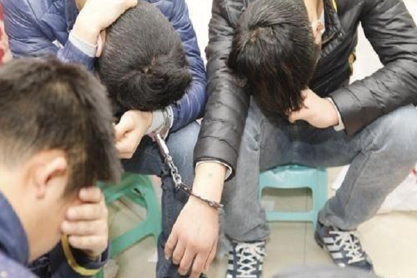 小点看世界 在丈夫面前被侵犯，杀人抛尸，罪犯：就是看她长得漂亮