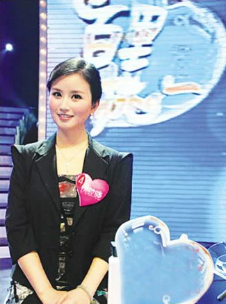 伏玟晓|主持人伏玟晓坦白整容！回怼网友翻白眼，二婚嫁富豪婚姻状况成谜