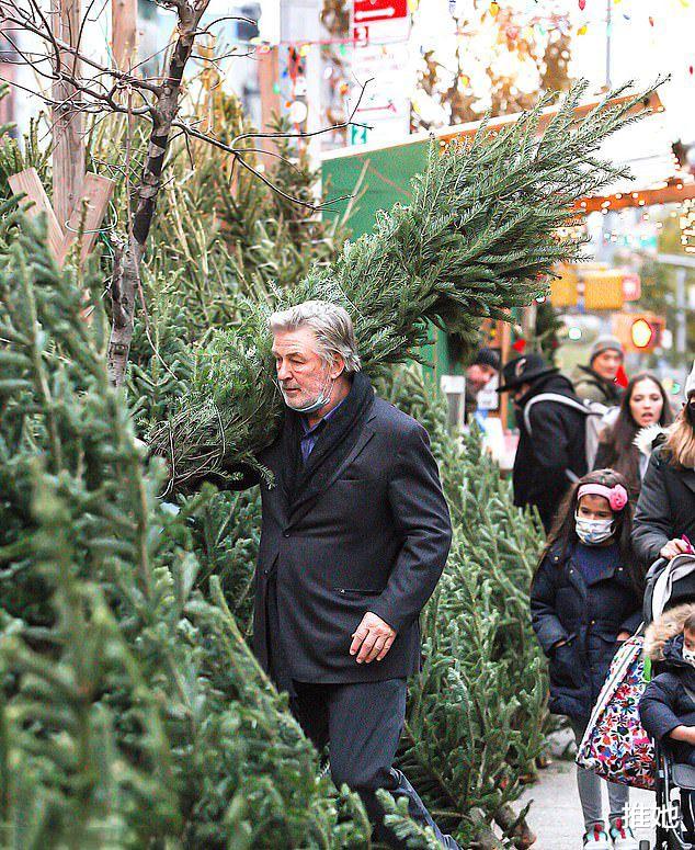 亚历克·鲍德温|6年生了6个娃，7个月到8岁大，好莱坞超级夫妇怎么做到的？又如何逃过一劫？