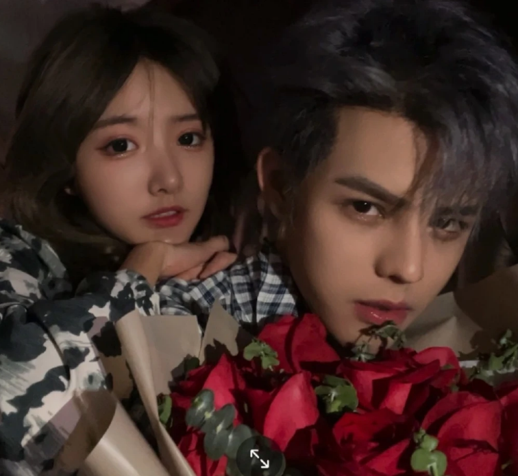 迪丽热巴|殷世航自曝整容，看清未整前的照片后：幸亏整的早