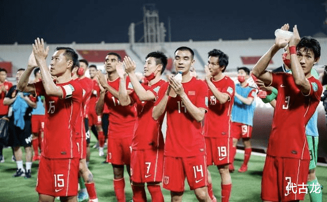 国足|国足中午12点抵达上海，苏州隔离集训两不误，吹响12强赛备战号角