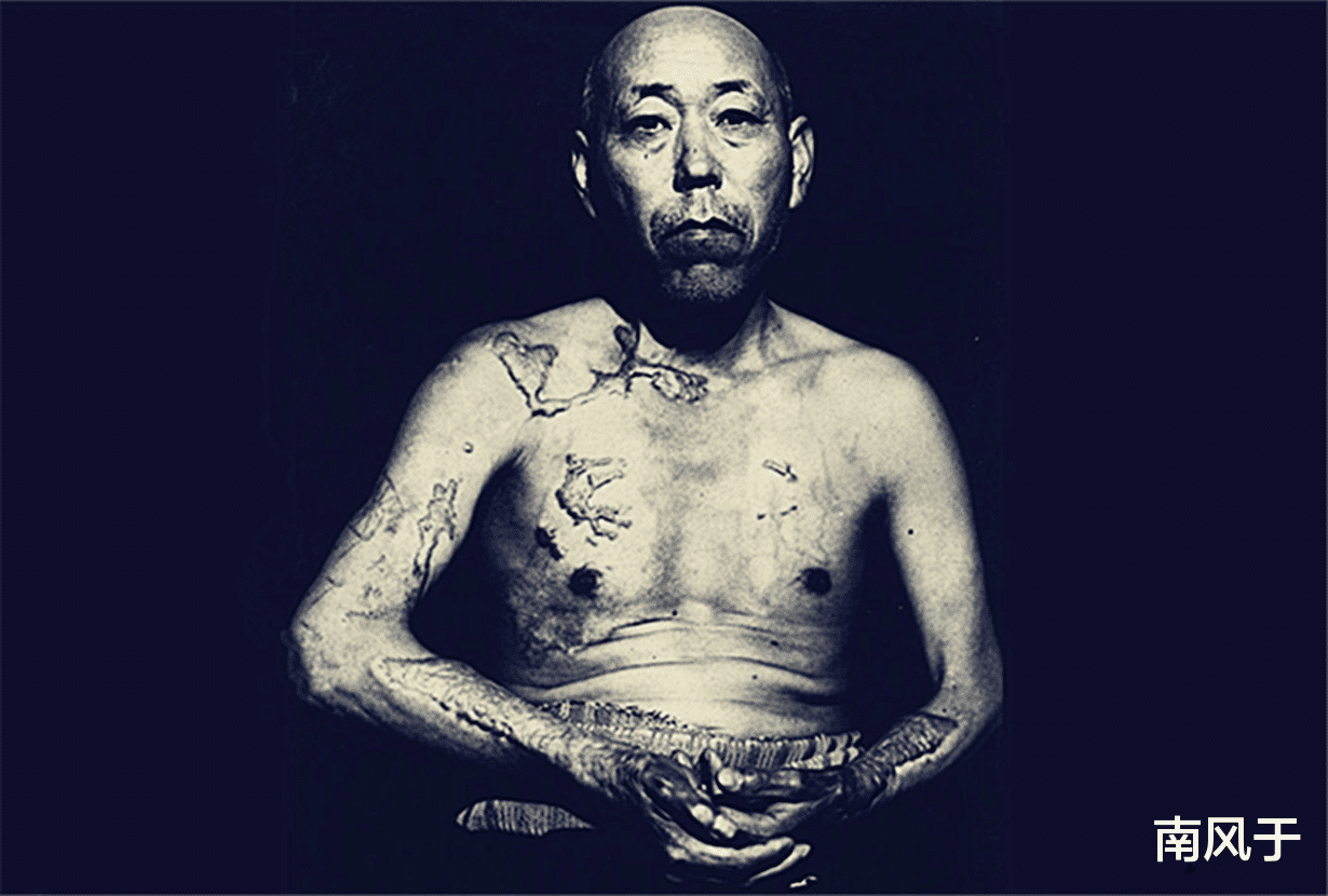 日军|投降后的日本鬼子：妻子改嫁他人，街头拉黄包车，图5女子被美军强行抱走