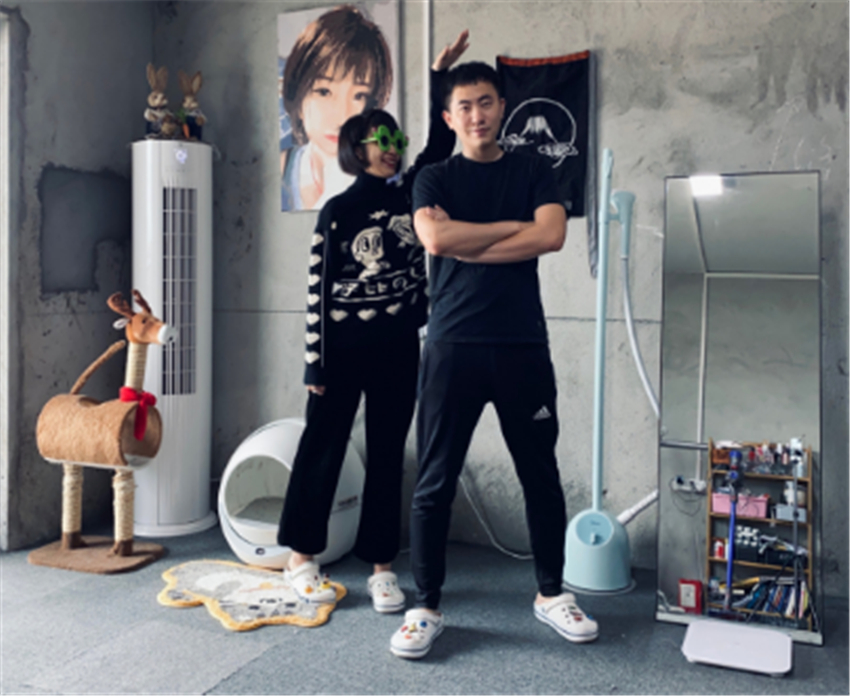 毛坯房|小夫妻没钱装修直接住毛坯房，却布置得超温馨！网友：这生活羡慕