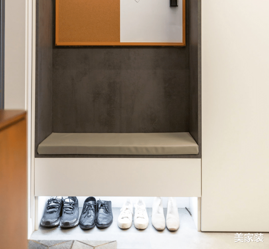 黑白灰也可以很时尚，看海归小夫妻的家，如何展现简约的美感