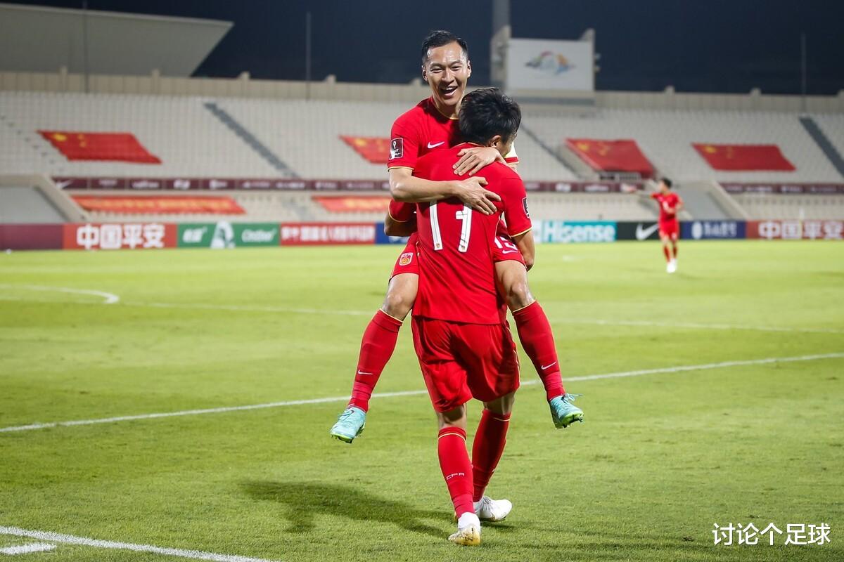 国足|国足2-0险胜菲律宾，李铁的执教能力备受质疑！三大问题急需解决