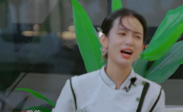 中餐厅|为证是天然脸，周也带父母上《中餐厅》，与妈妈的鼻型差距引争议