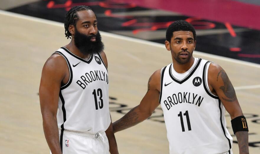 詹姆斯·哈登|哈登手术刀传球获盛赞！队友被折服，勇士主帅科尔无奈感慨