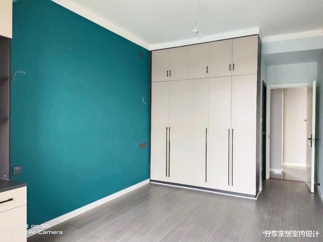 |硬装完工实拍，保洁做完就很漂亮，电视墙太让人满意了，很抢眼！