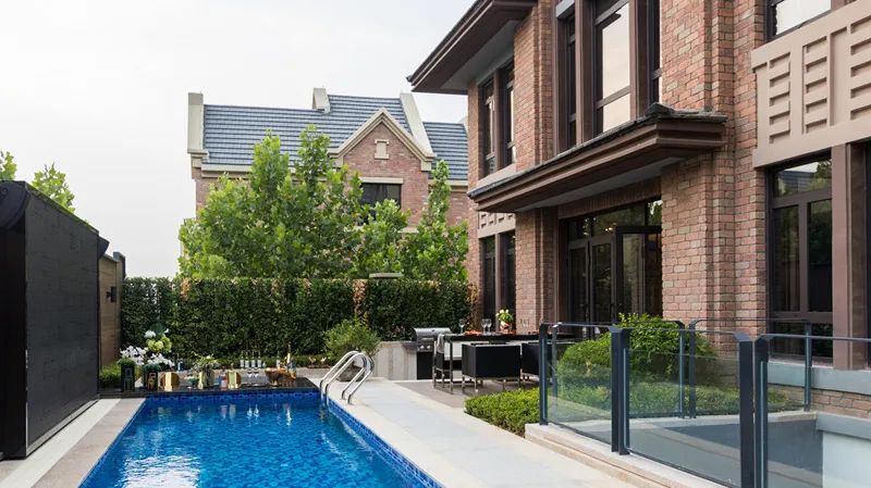 现代农村别墅 “天花板”,价格却在人意料之外,全景落地