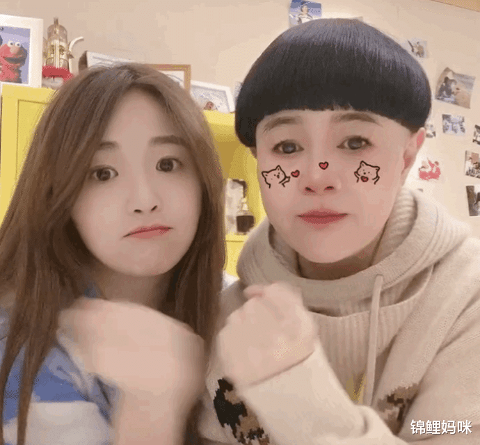 锦鲤妈咪|金龟子携女儿出镜,母女俩手势舞配合默契,王逸宸从假小子变淑女