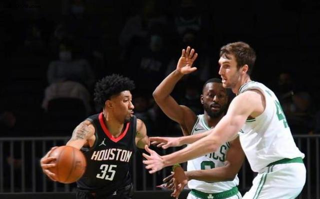 黄蜂队 黄蜂队为冲击季后赛准备送出4换1方案交易火箭队克里斯蒂安·伍德