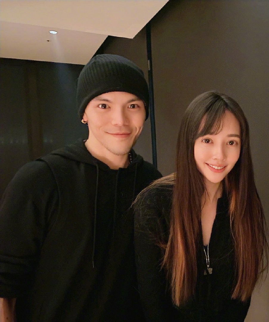 向佐|曹云金暗示向佐赢药水哥是胜之不武：输赢真不好说，向佐怒怼：有机会当面讨教